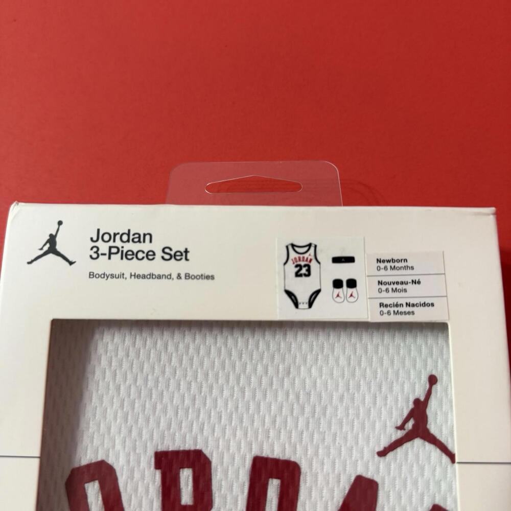 Nike Air Jordan Bodysuit Bootie Set White Black Baby Newborn 0-6 Months 3 Piece - Picture 2 of 4